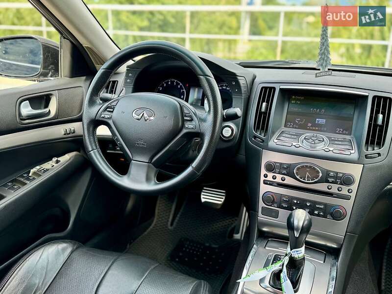 Седан Infiniti G25 2012 в Киеве