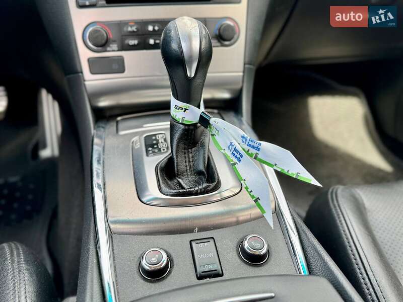 Седан Infiniti G25 2012 в Киеве