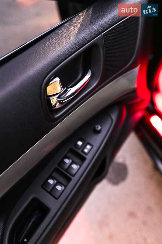 Седан Infiniti G25 2012 в Чернигове фото 69 Седан Infiniti G25 2012 в Чернигове