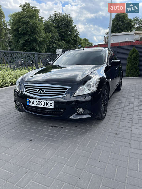Седан Infiniti G25 2010 в Золотоноше