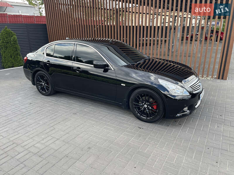 Седан Infiniti G25 2010 в Золотоноше