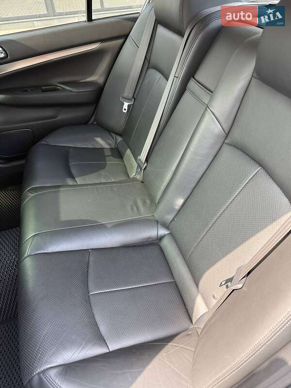 Седан Infiniti G25 2010 в Киеве