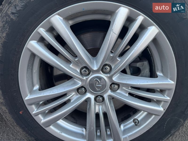 Седан Infiniti G25 2012 в Александрие