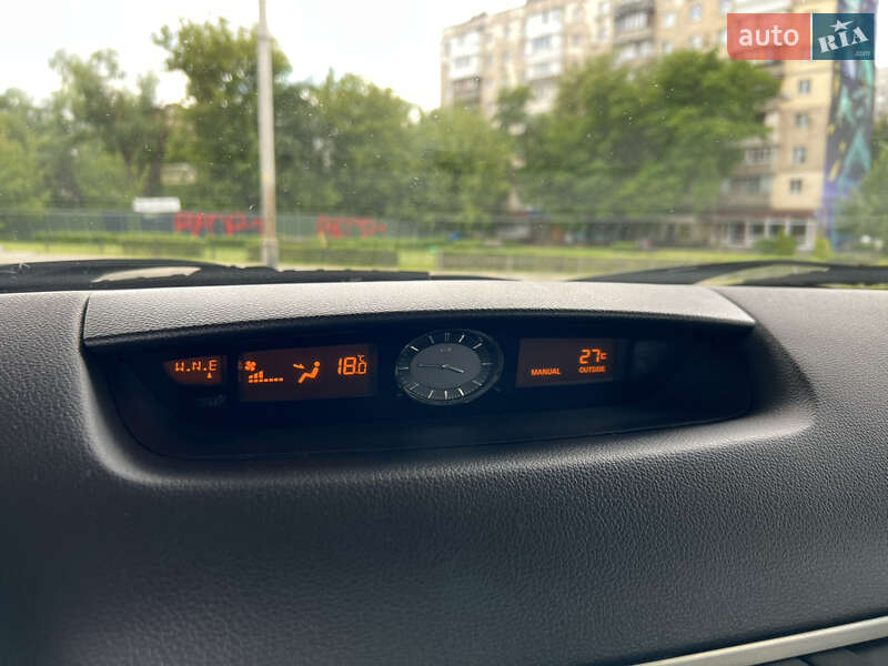 Купе Infiniti G35 2006 в Києві