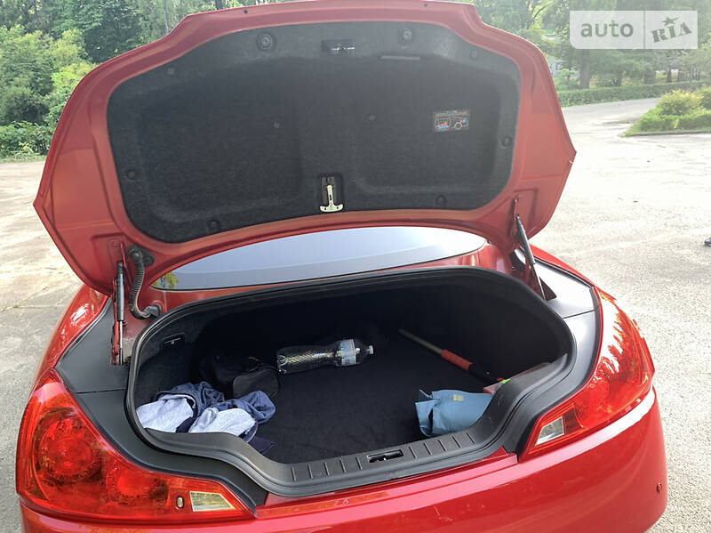 Купе Infiniti G37 2008 в Києві