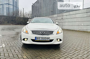 Седан Infiniti G37 2013 в 