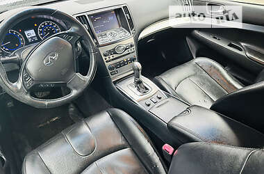 Седан Infiniti G37 2013 в 