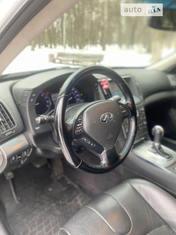 Седан Infiniti G37 2012 в Чернигове