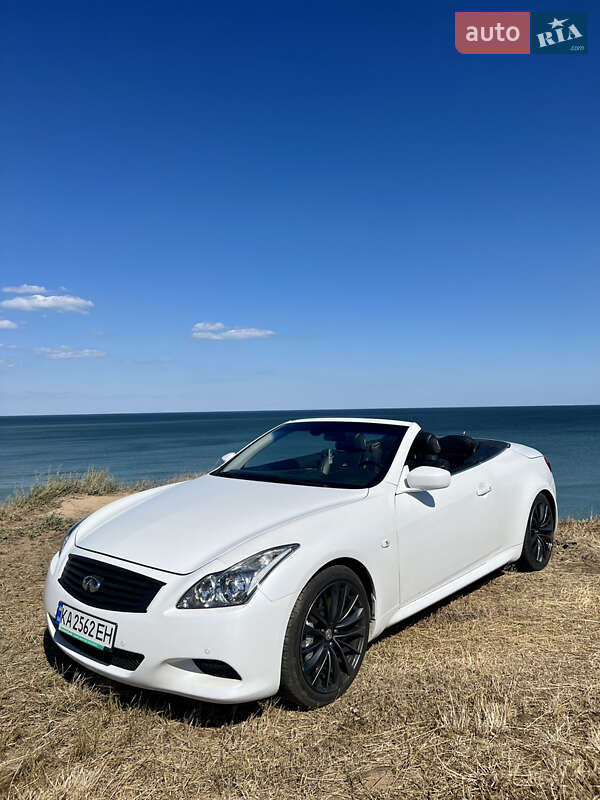 Кабриолет Infiniti G37 2009 в Киеве