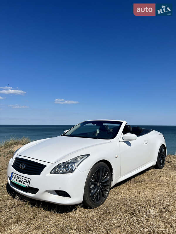 Кабриолет Infiniti G37 2009 в Киеве