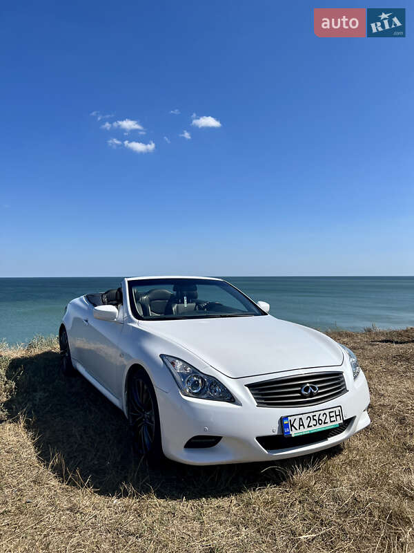 Кабриолет Infiniti G37 2009 в Киеве