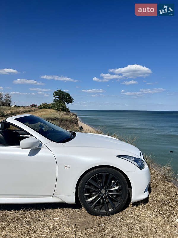 Кабриолет Infiniti G37 2009 в Киеве