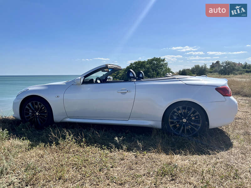 Кабриолет Infiniti G37 2009 в Киеве