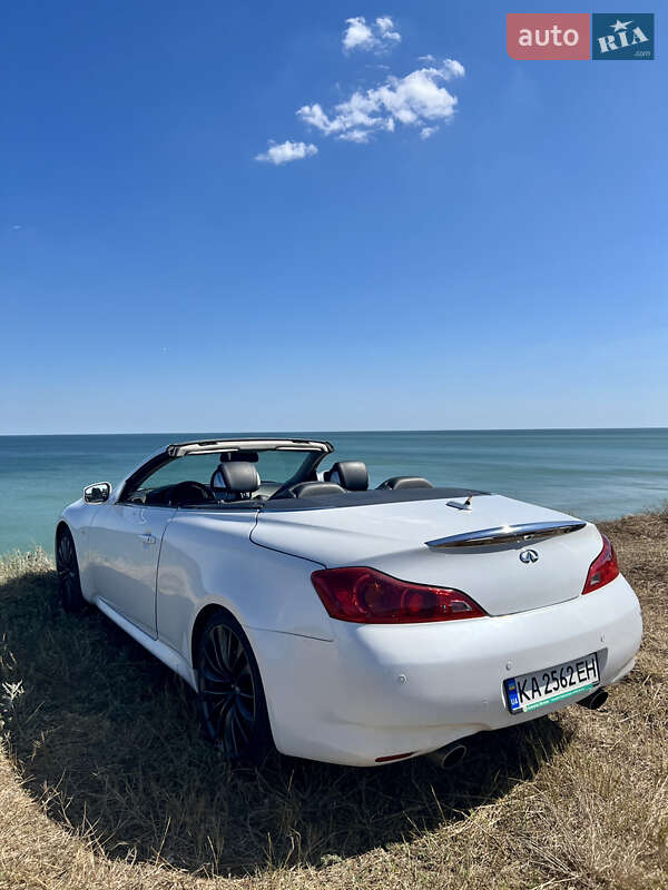 Кабриолет Infiniti G37 2009 в Киеве