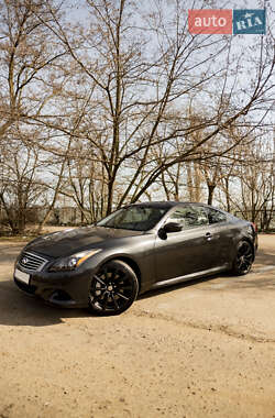 Купе Infiniti G37 2008 в Киеве