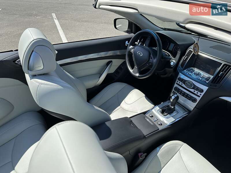 Кабриолет Infiniti G37 2011 в Киеве
