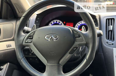 Купе Infiniti G37 2008 в Киеве