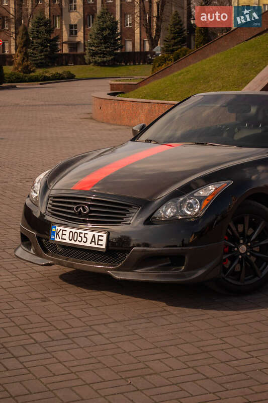 Кабріолет Infiniti G37 2013 в Кам'янському