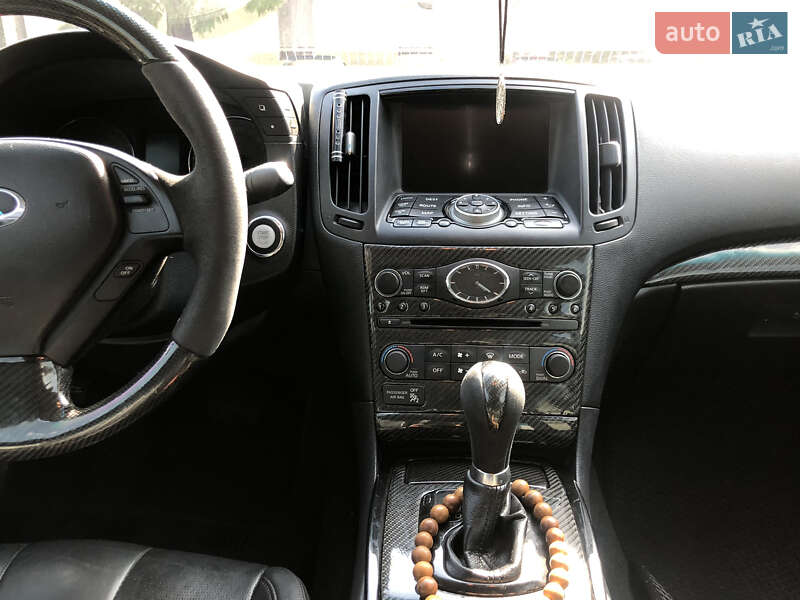 Кабріолет Infiniti G37 2013 в Кам'янському