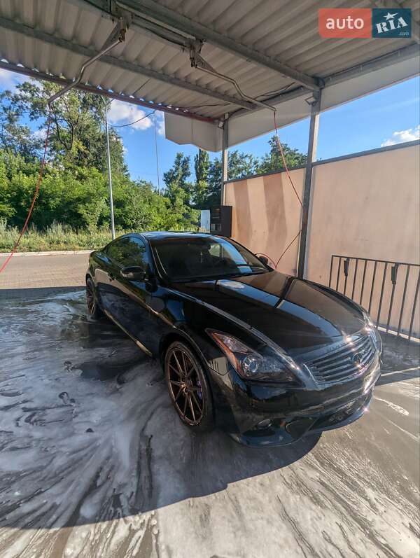 Купе Infiniti G37 2013 в Днепре