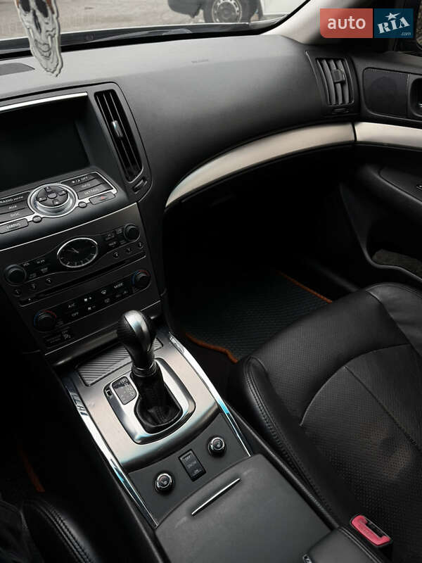 Седан Infiniti G37 2013 в Тернополе