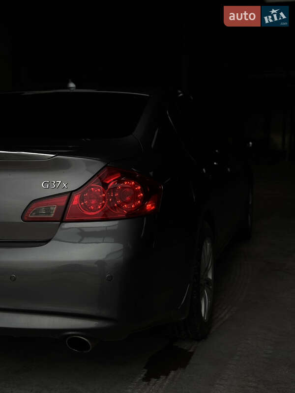 Седан Infiniti G37 2013 в Тернополе