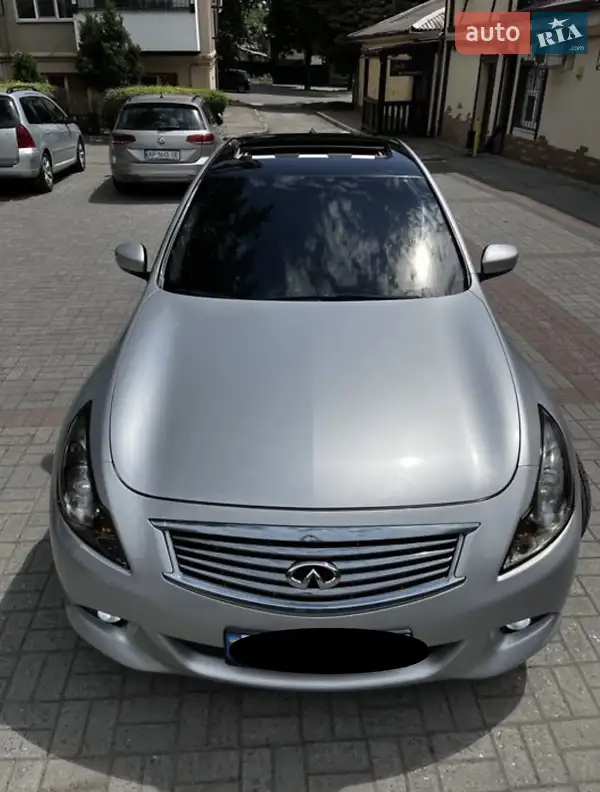 Infiniti G37 2012