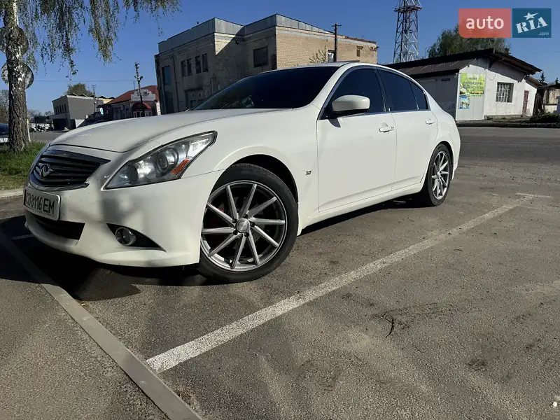 Infiniti G37 2012
