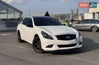 Седан Infiniti G37 2013 в Киеве
