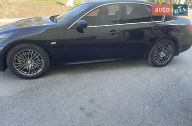 Седан Infiniti G37 2008 в Тростянце