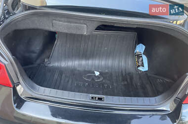 Седан Infiniti G37 2008 в Тростянце