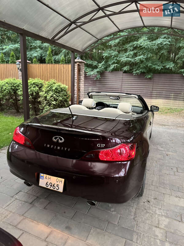 Кабриолет Infiniti G37 2010 в Киеве