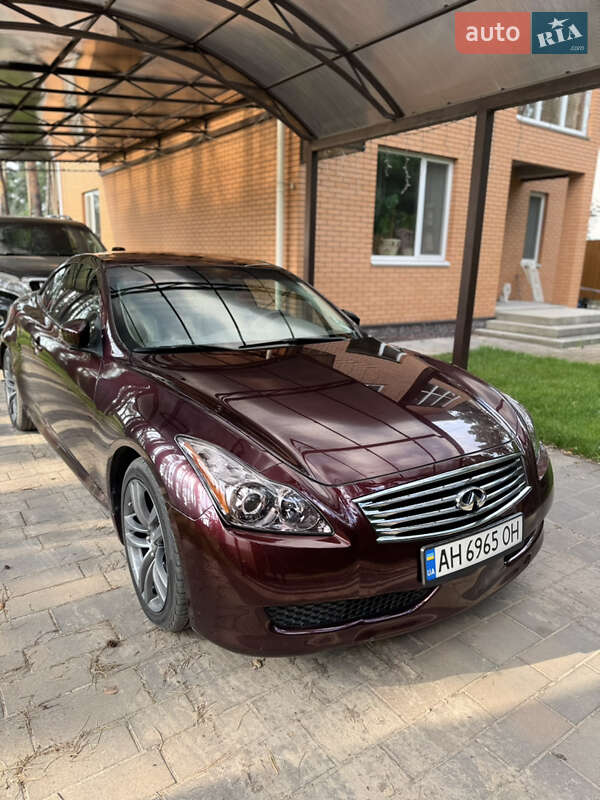 Кабриолет Infiniti G37 2010 в Киеве