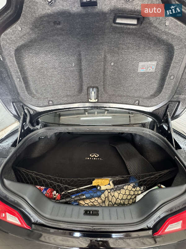 Купе Infiniti G37 2012 в Киеве