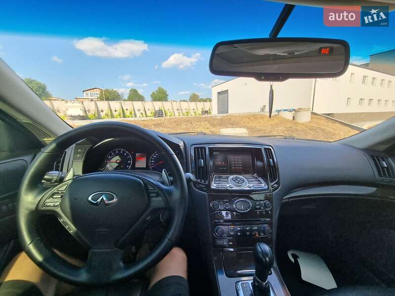 Купе Infiniti G37 2009 в Черновцах