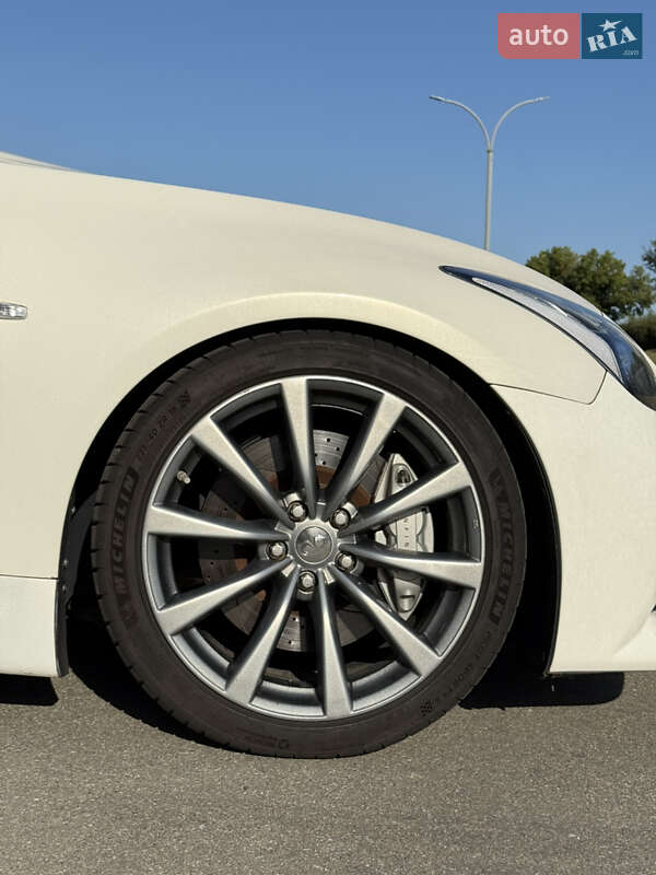 Купе Infiniti G37 2009 в Києві