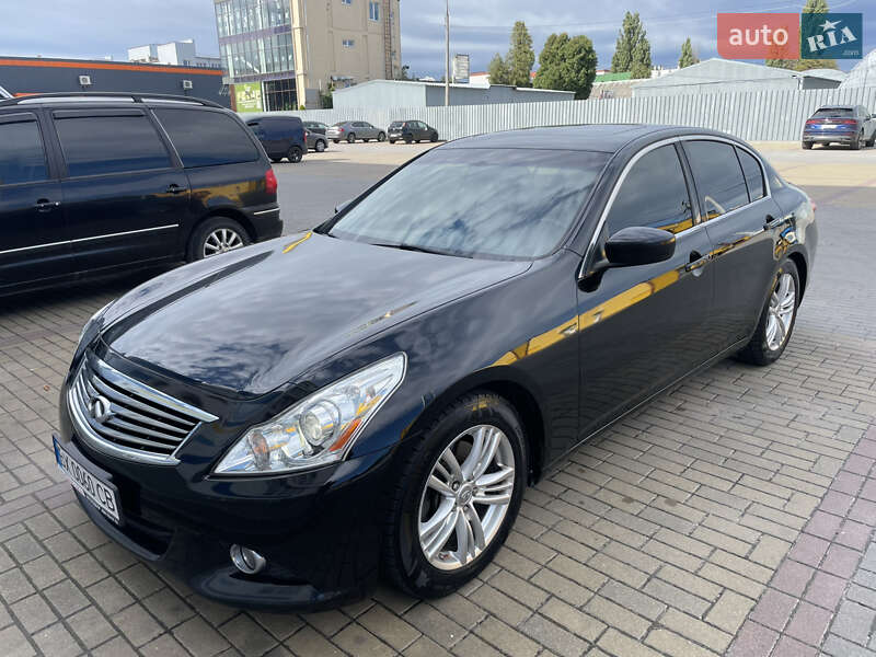 Infiniti G37 2013