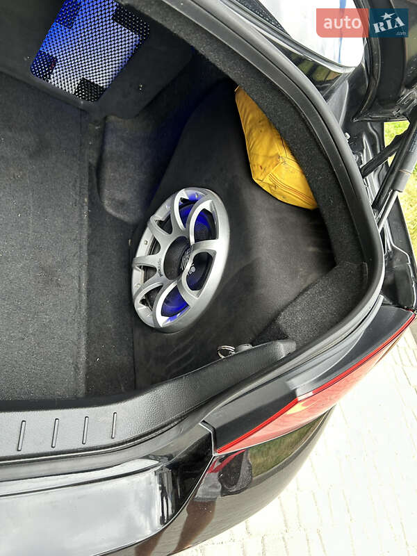 Седан Infiniti G37 2010 в Дніпрі