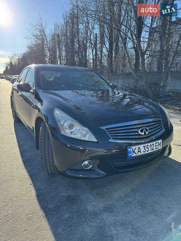 Infiniti G37 2012