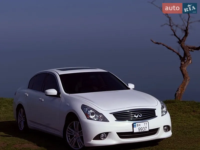 Infiniti G37 2011