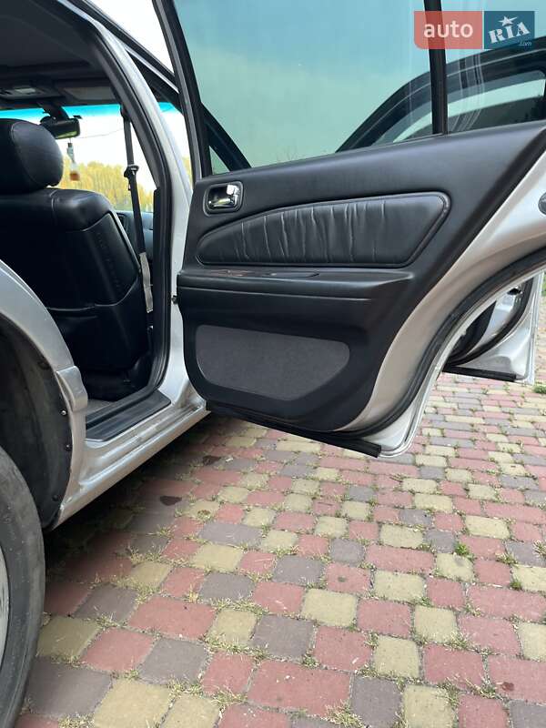 Седан Infiniti I30 1998 в Днепре