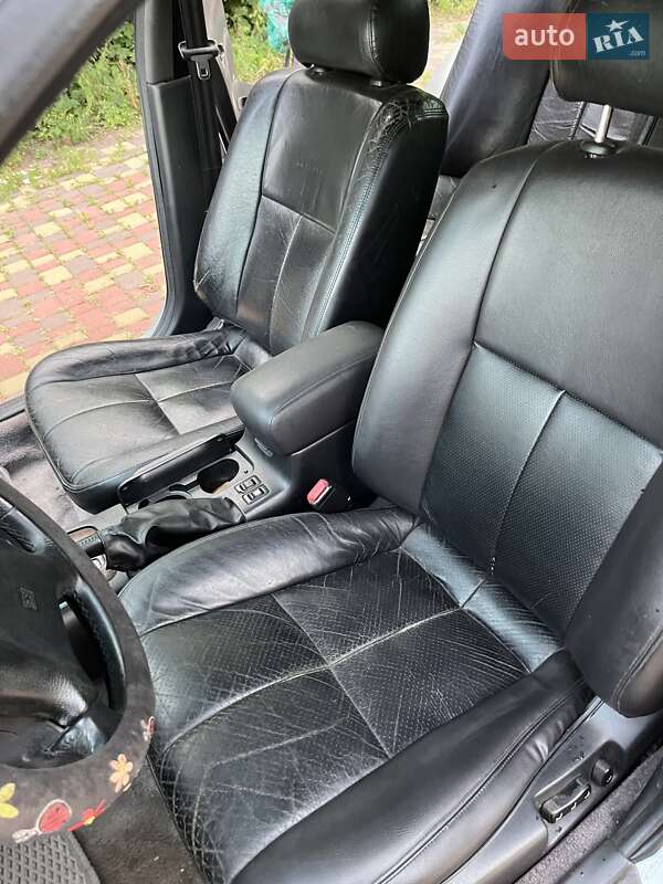 Седан Infiniti I30 1998 в Днепре