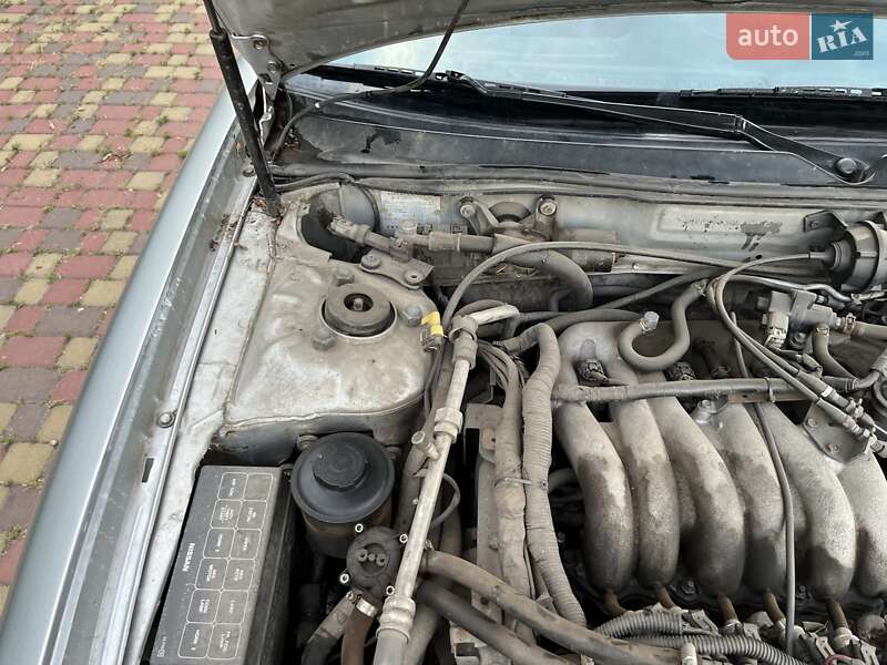 Седан Infiniti I30 1998 в Днепре