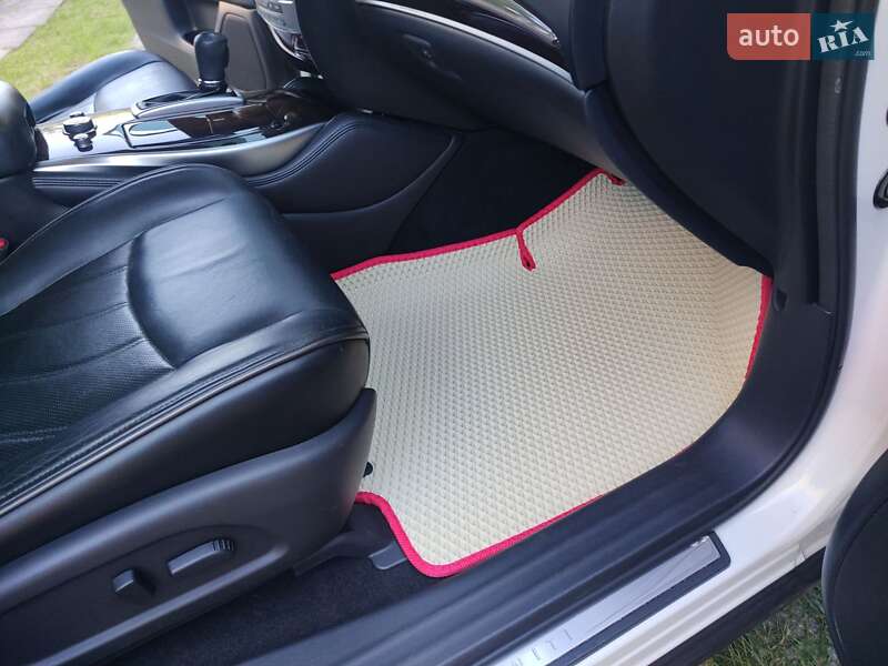 Внедорожник / Кроссовер Infiniti JX35 2013 в Бродах