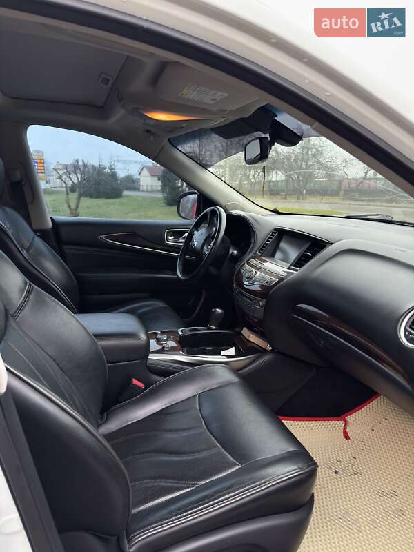 Внедорожник / Кроссовер Infiniti JX35 2013 в Бродах