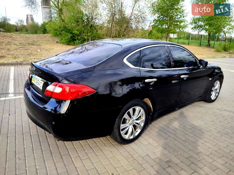 Седан Infiniti M25 2012 в Запоріжжі
