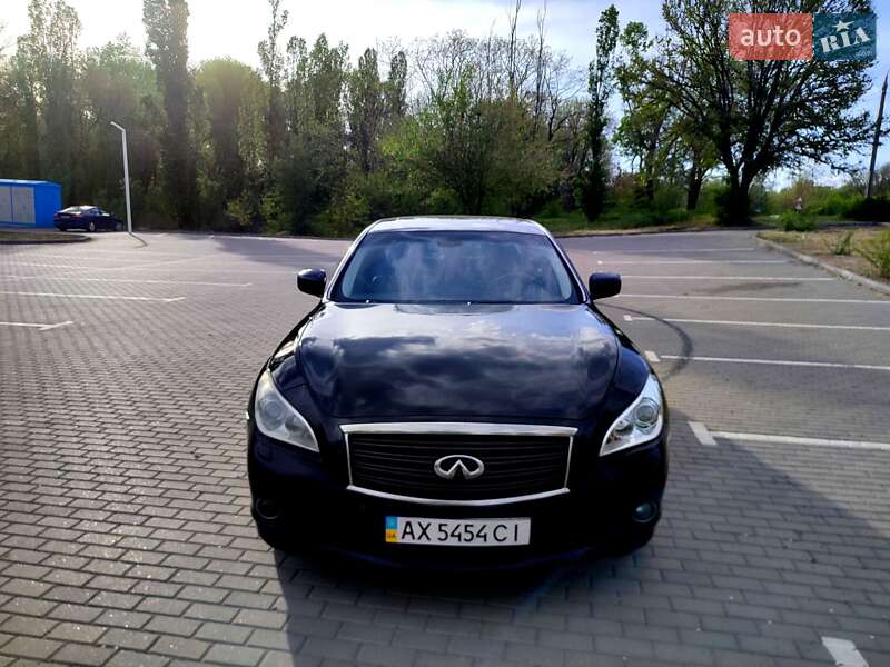Седан Infiniti M25 2012 в Запоріжжі
