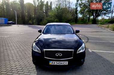 Седан Infiniti M25 2012 в 