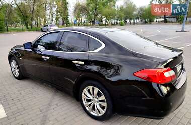 Седан Infiniti M25 2012 в 