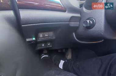 Седан Infiniti M25 2012 в 